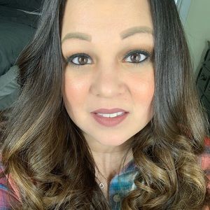 Meet your Posher, Cassandra